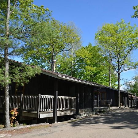 Log Cabin Inn Parry Sound Exterior foto